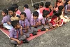 Indien: Bereit für das Mittagessen! Im Distrikt Kandhamal, bekannt für eines der grössten Massaker gegen Christen in der Geschichte Indiens, finanziert CSI drei Schulen mit insgesamt rund 300 SchülerInnen. (csi)