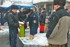 Razzia: Kasachische Polizisten beschlagnahmen christliche Literatur (zvg)