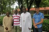 Bischof John Namaqzah Niyring setzt sich mit viel Hingabe für die benachteiligten Christen in Kano ein. Neben ihm Franco Majok (links) und Joel Veldkamp (csi)