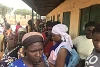 Diesen überlebenden Christen in Jos steht der Schock der tödlichen Übergriffe ins Gesicht geschrieben (csi)