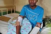 Mathew Davou wurde an beiden Armen verletzt und ist wütend: «Die Regierung unternimmt nichts, um die Gewalt der Fulani zu stoppen!» (csi)