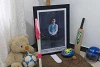 Trauerecke für Suthagar Anayah Peter mit seinen Lieblings-Spielsachen; der siebenjährige Junge kam beim Anschlag ums Leben (zvg)
