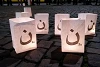 Markenzeichen der Mahnwache: Alle Teilnehmenden konnten diese Tasche mit einer Kerze und dem Noun-Zeichen halten (csi)