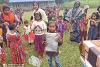 Kinder der von CSI unterstützten christlichen Schule in Bangladesch freuen sich aufs Moskitonetz, welches sie vor dem tödlichen Denguee-Fieber schützen soll.