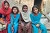 Die Pakistanerin Seema Aktar mit drei ihrer fünf Kinder
