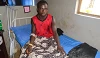 Linus Akau erlitt beim Angriff der Fulani-Islamisten Schusswunden am rechten Bein. csi