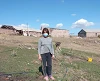 Sofya ist stolz auf ihre zwei Kälber und das Grundstück, das sie nun bewirtschaftet. csi