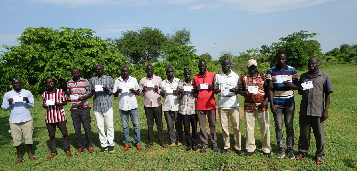 Mitarbeiter der Befreiungsteams im Südsudan freuen sich über die Solidaritätskarten. csi