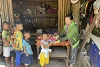 Im thailändischen Internat freuen sich Kinder aus Myanmar über die Weihnachtsgeschenke. csi
