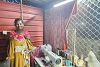 Der CSI-Partner vermittelte Jeyanthimala eine Nähmaschine, damit sie zu Hause arbeiten und ihre Tochter betreuen kann. csi