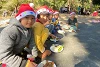 Diese Kinder in Myanmar geniessen ihr Festmahl. csi
